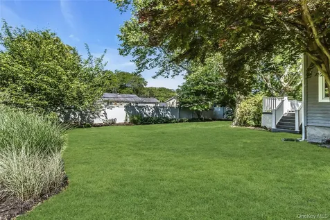 20 Lancia Drive East Norwich NY 11732