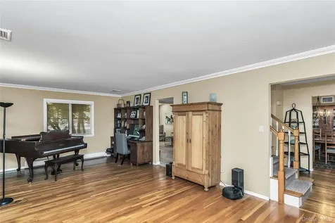 20 Lancia Drive East Norwich NY 11732
