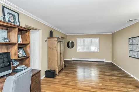 20 Lancia Drive East Norwich NY 11732