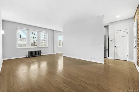11 Alden Road Larchmont NY 10538