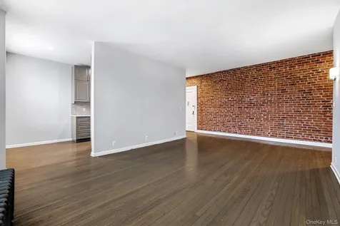 11 Alden Road Larchmont NY 10538