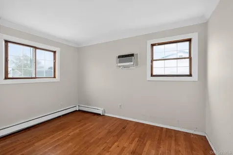 138 Spring Street Massapequa NY 11758