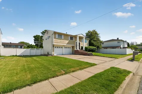 138 Spring Street Massapequa NY 11758
