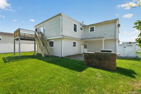 138 Spring Street Massapequa NY 11758