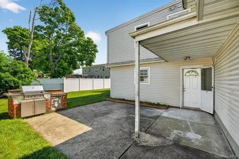 138 Spring Street Massapequa NY 11758