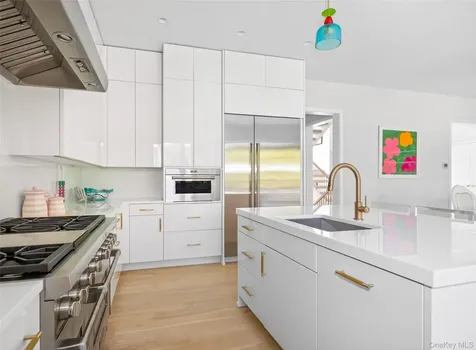 21 Lily Pond Drive Sag Harbor NY 11963
