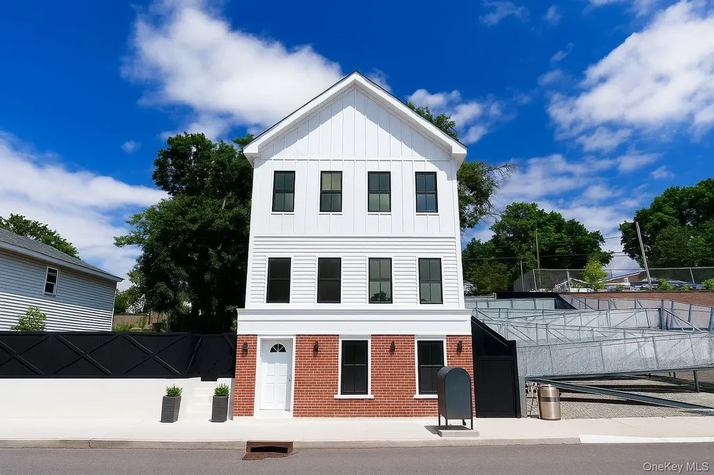 328 Columbia Street Hudson NY 12534