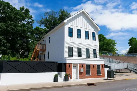 328 Columbia Street Hudson NY 12534