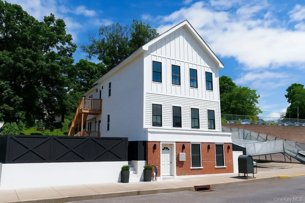 328 Columbia Street Hudson NY 12534