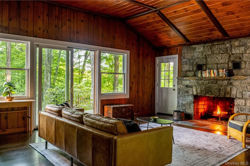 317 Lake Shore Road Putnam Valley NY 10579