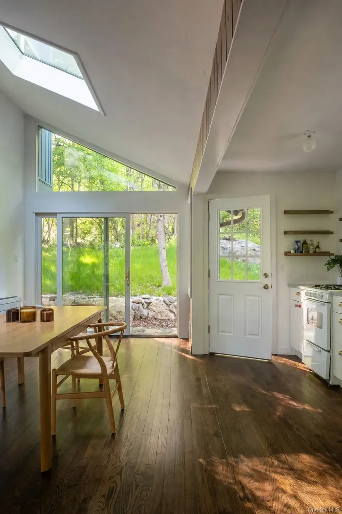 317 Lake Shore Road Putnam Valley NY 10579