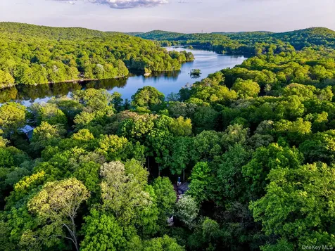 317 Lake Shore Road Putnam Valley NY 10579