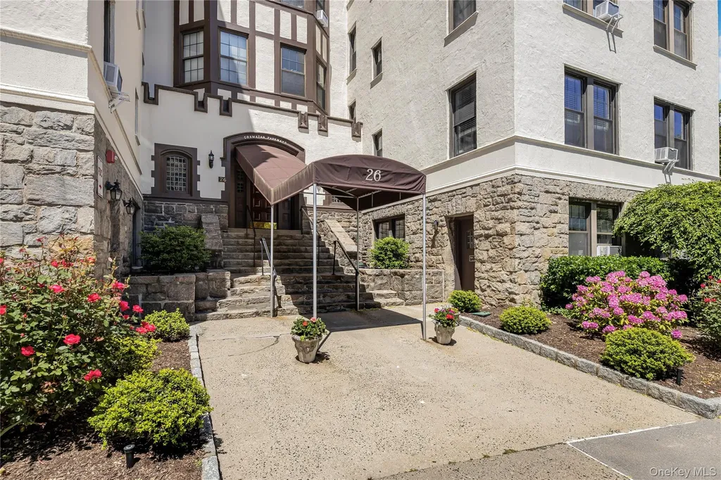 26 Pondfield Road Bronxville NY 10708