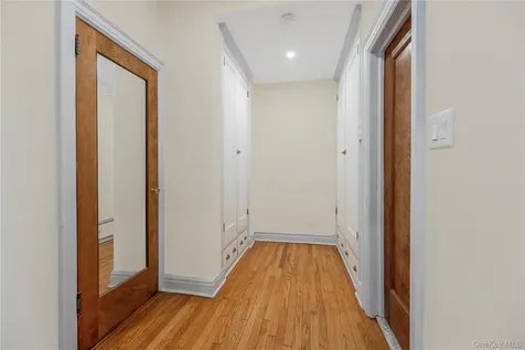 26 Pondfield Road Bronxville NY 10708