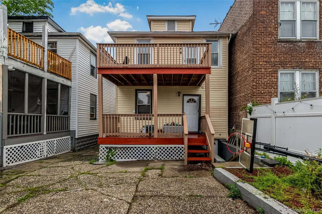 2812 Harrington Avenue Bronx NY 10461