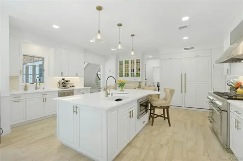 10 Hidden Oak Road Armonk NY 10504