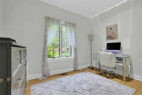 10 Hidden Oak Road Armonk NY 10504