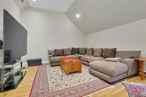 10 Hidden Oak Road Armonk NY 10504