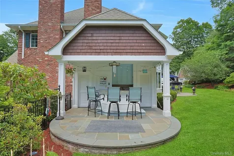10 Hidden Oak Road Armonk NY 10504