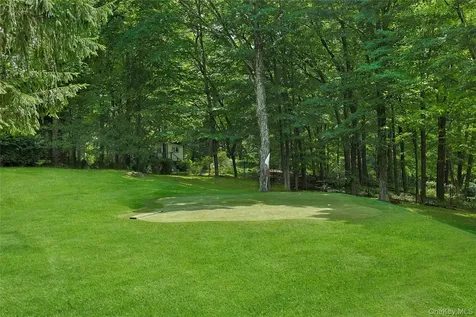 10 Hidden Oak Road Armonk NY 10504