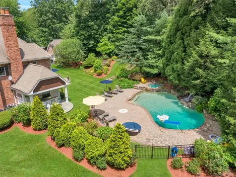 10 Hidden Oak Road Armonk NY 10504