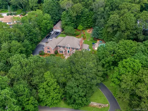 10 Hidden Oak Road Armonk NY 10504