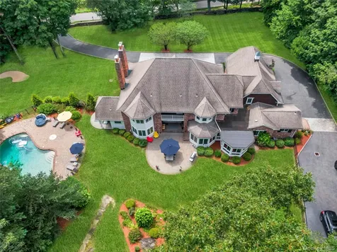 10 Hidden Oak Road Armonk NY 10504