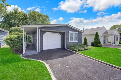 11 A Dogwood Lane Manorville NY 11949