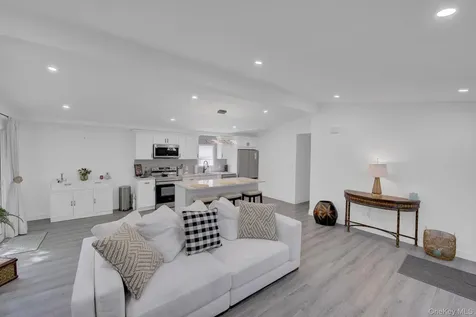 11 A Dogwood Lane Manorville NY 11949