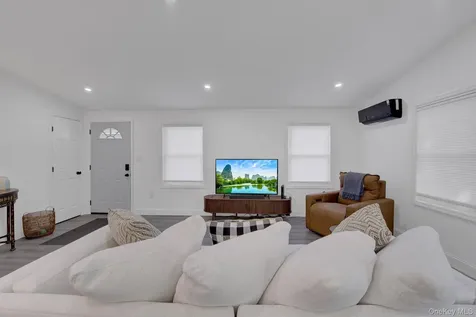11 A Dogwood Lane Manorville NY 11949