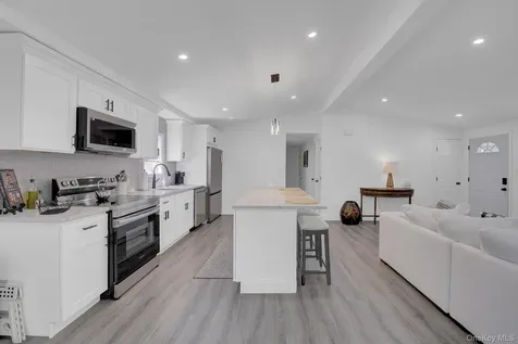 11 A Dogwood Lane Manorville NY 11949
