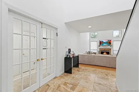 39 Chestnut Lane Woodbury NY 11797
