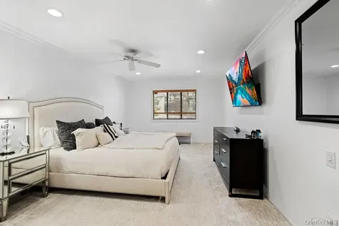 39 Chestnut Lane Woodbury NY 11797