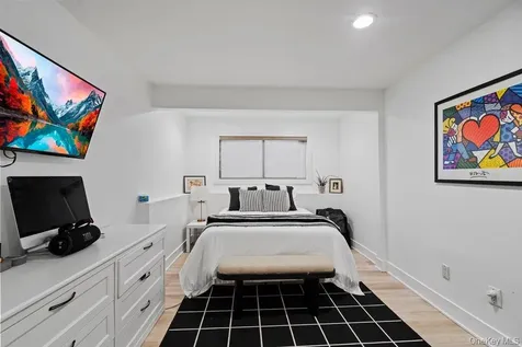 39 Chestnut Lane Woodbury NY 11797