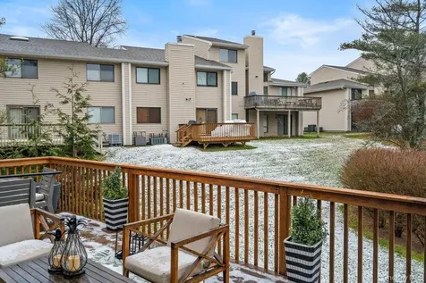 39 Chestnut Lane Woodbury NY 11797