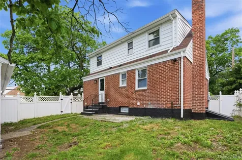 646 Macon Place Uniondale NY 11553