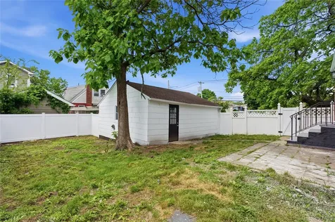 646 Macon Place Uniondale NY 11553