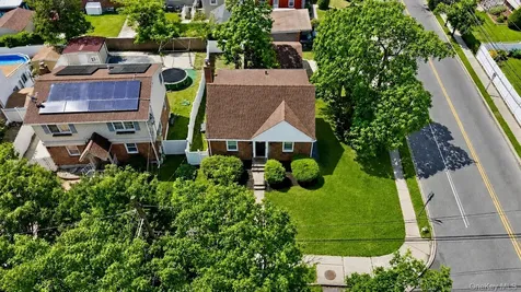 646 Macon Place Uniondale NY 11553