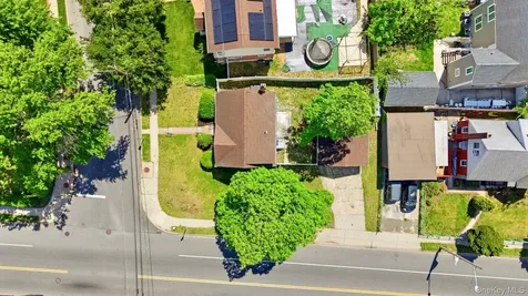 646 Macon Place Uniondale NY 11553