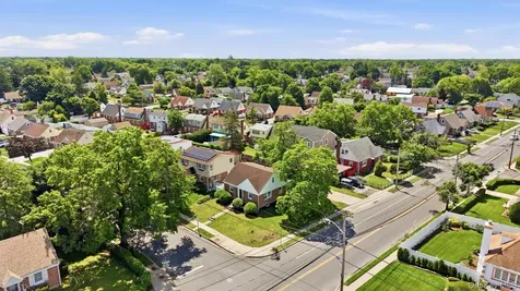 646 Macon Place Uniondale NY 11553