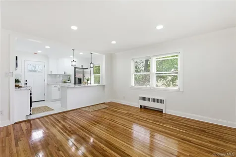 646 Macon Place Uniondale NY 11553
