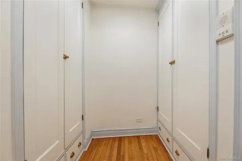 26 Pondfield Road Bronxville NY 10708