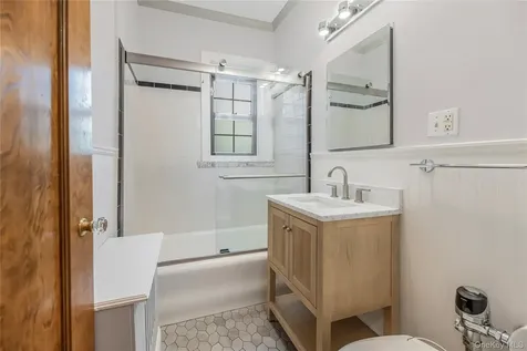 26 Pondfield Road Bronxville NY 10708