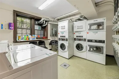 26 Pondfield Road Bronxville NY 10708