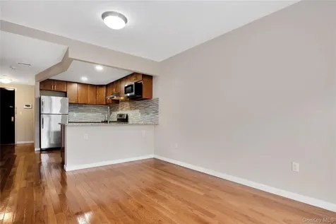 172-18 Jamaica Avenue Jamaica NY 11432