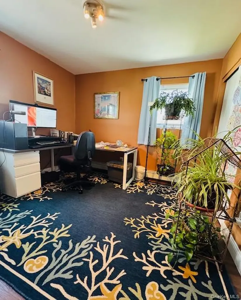 10 Schley Avenue Lindenhurst NY 11757