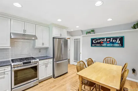 6 Berry Lane Glen Cove NY 11542