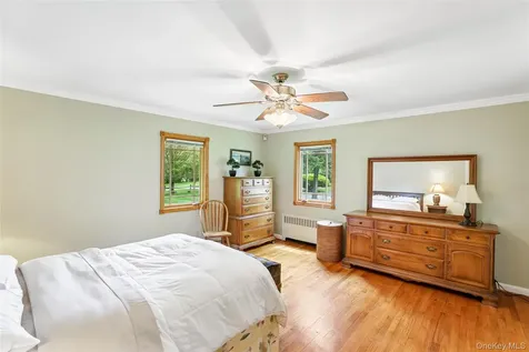 6 Berry Lane Glen Cove NY 11542