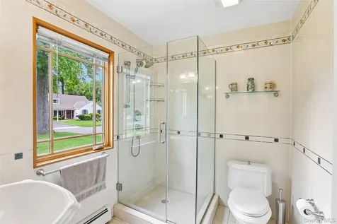 6 Berry Lane Glen Cove NY 11542