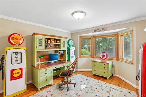 6 Berry Lane Glen Cove NY 11542